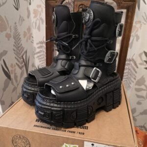 New Rock M-BIOS107-V1: Stivali Platform Gothic in Pelle Originale | Emanuella_P Second Hand Luxury Milano